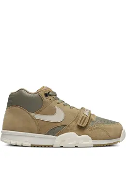 Nike: Зелёные кроссовки  Air
