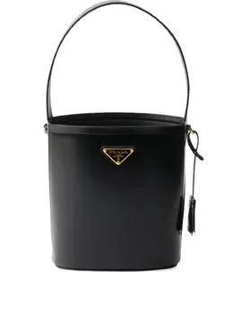 Prada: Чёрная сумка 