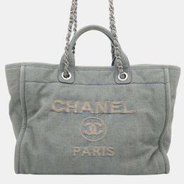 Chanel: Светлая сумка 