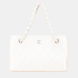 Chanel: Белая сумка 