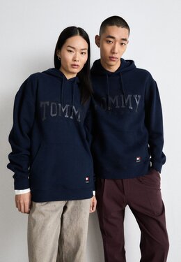 Tommy Jeans: Тёмная толстовка 