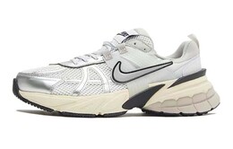 Nike: Серые кроссовки 