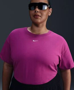 Nike: Фиолетовая футболка  Sportswear Essential