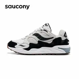 Saucony: Серые кроссовки  Shadow