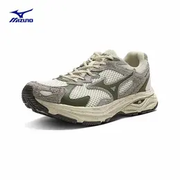 Mizuno: Зелёные кроссовки 