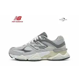 New Balance: Серые кроссовки 