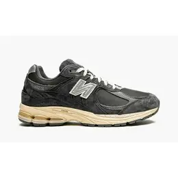 New Balance: Чёрные кроссовки  2002R