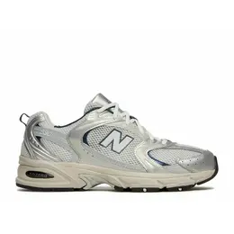 New Balance: Серые кроссовки 