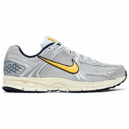 NIKE: Чёрные кроссовки 