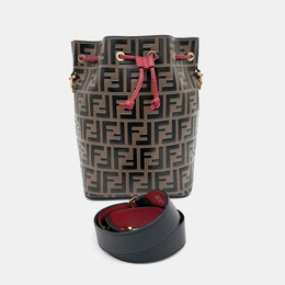 Fendi: Коричневая сумка  Mon Tresor