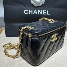 Chanel: Чёрная сумка 