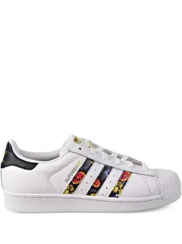 adidas: Белые кроссовки  Superstar