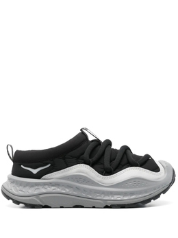 HOKA: Чёрные кроссовки 