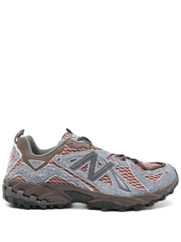 New Balance: Серые кроссовки 