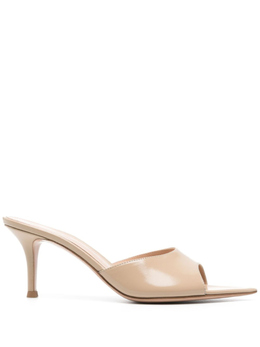 Gianvito Rossi: Сабо 