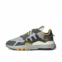 adidas: Серые кроссовки  Nite Jogger