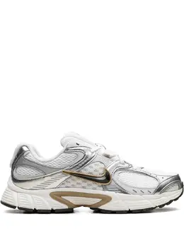 Nike: Бежевые кроссовки 