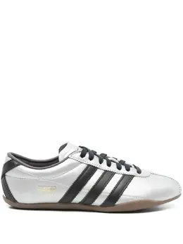 adidas: Серебристые кроссовки 