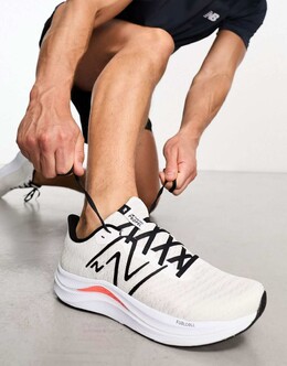 New Balance: Белые кроссовки 
