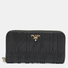 Prada: Чёрный кошелёк 