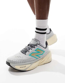 New Balance: Серые кроссовки 