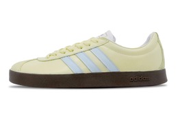 Adidas: Светлые кроссовки  Skateboarding