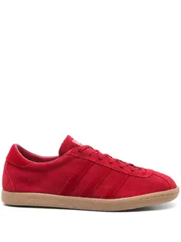 adidas: Красные кроссовки 
