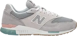 New Balance: Серые кроссовки 