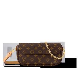 Louis Vuitton: Коричневый кошелёк 