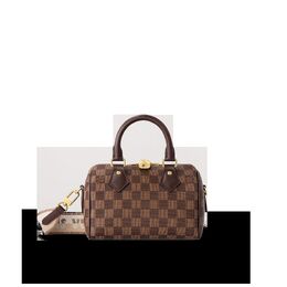 Louis Vuitton: Коричневая сумка 