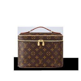 Louis Vuitton: Коричневая сумка 