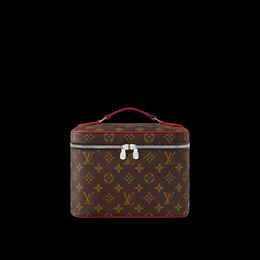 Louis Vuitton: Красная сумка 