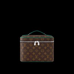 Louis Vuitton: Зелёная сумка 