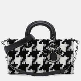 Dior: Чёрная сумка 