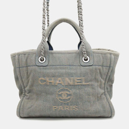 Chanel: Светлая сумка-шоппер 