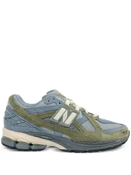 New Balance: Зелёные кроссовки 