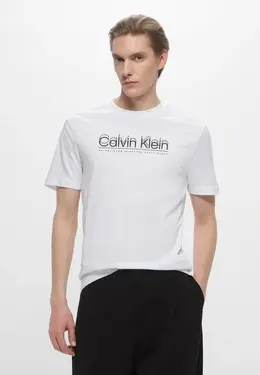 Calvin Klein: Белая футболка 