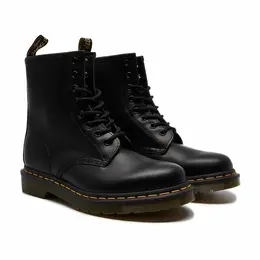 Dr. Martens: Тёмные ботинки 