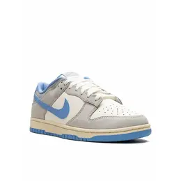 NIKE: Серебристые кроссовки  Dunk Low