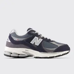 New Balance: Тёмные кроссовки  2002R