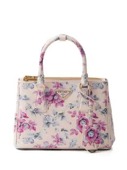Prada: Розовая сумка 