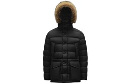 Moncler: Чёрная куртка 