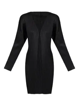 Pleats Please Issey Miyake: Чёрное пальто 