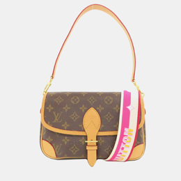 Louis Vuitton: Коричневая сумка 