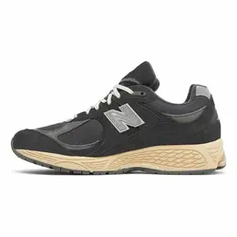 New Balance: Коричневые кроссовки  2002R