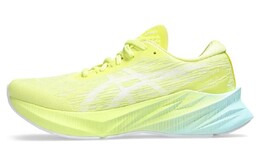 Asics: Кроссовки  Novablast