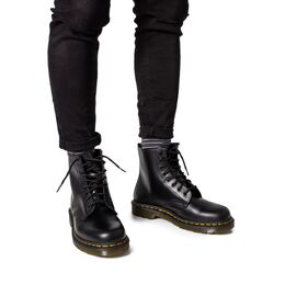 Dr. Martens: Чёрные ботинки 