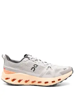 On Running: Светлые кроссовки 