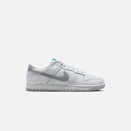 Nike: Серебристые кроссовки  Dunk Low Retro