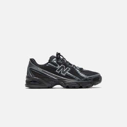 New Balance: Чёрные кроссовки 